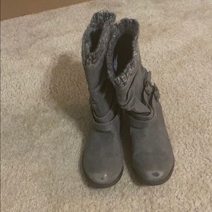 Gray winter boots